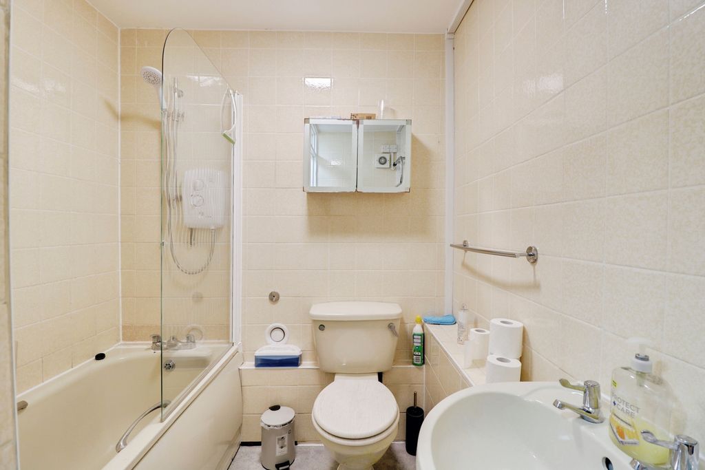 Property photo 3 of 5