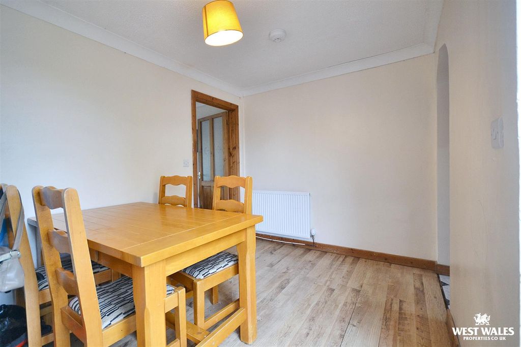 Property photo 3 of 21 Dining Room
