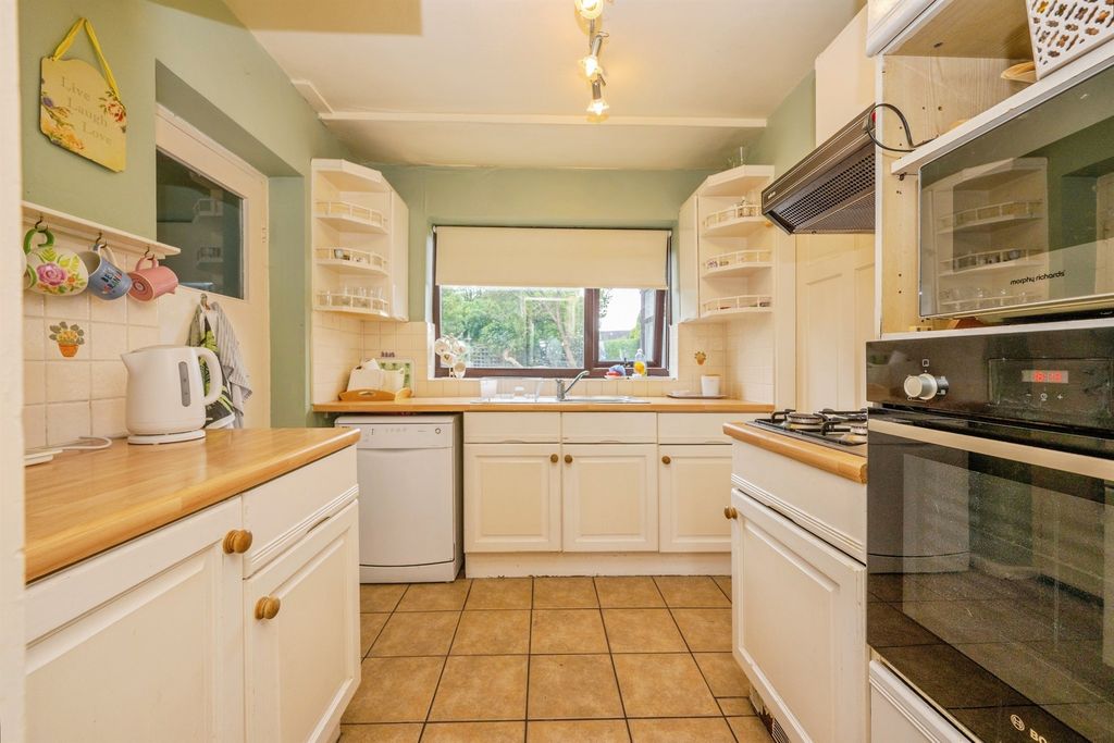 Property photo 3 of 20