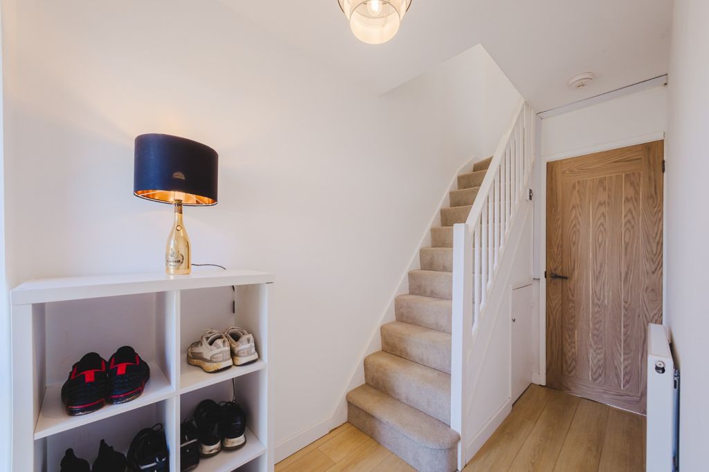 Property photo 2 of 18 4877093