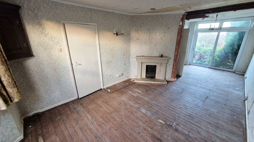 Property photo 2 of 36