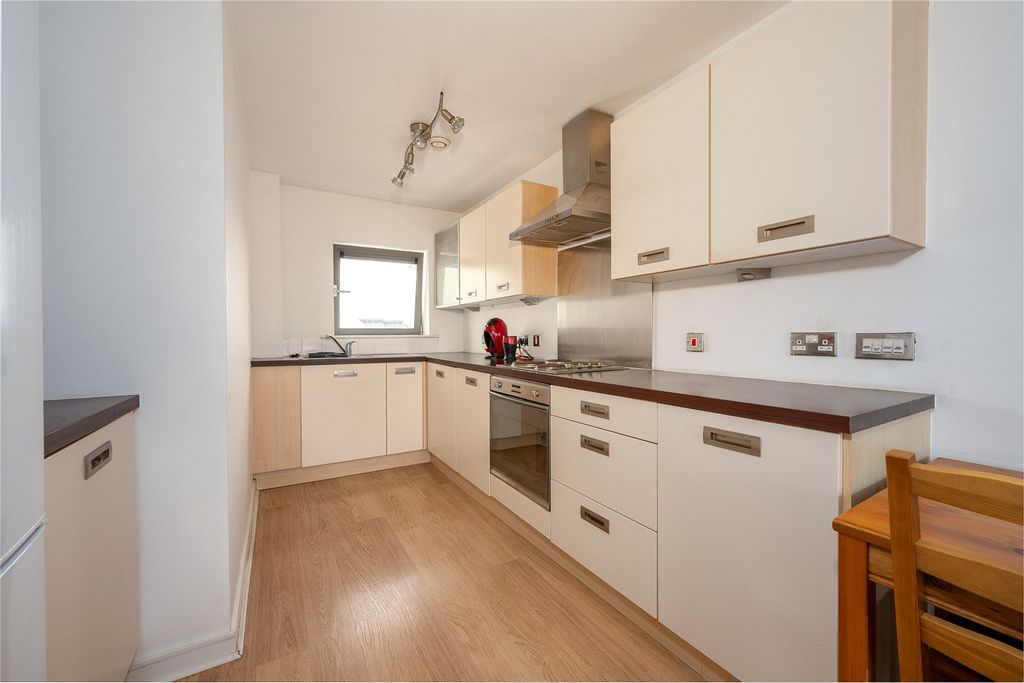 Property photo 2 of 13 Picture No. 10
