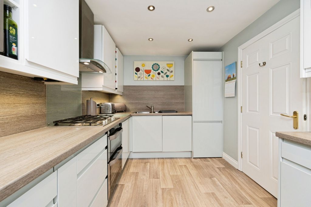 Property photo 2 of 23 Pbox-Img.Jpg