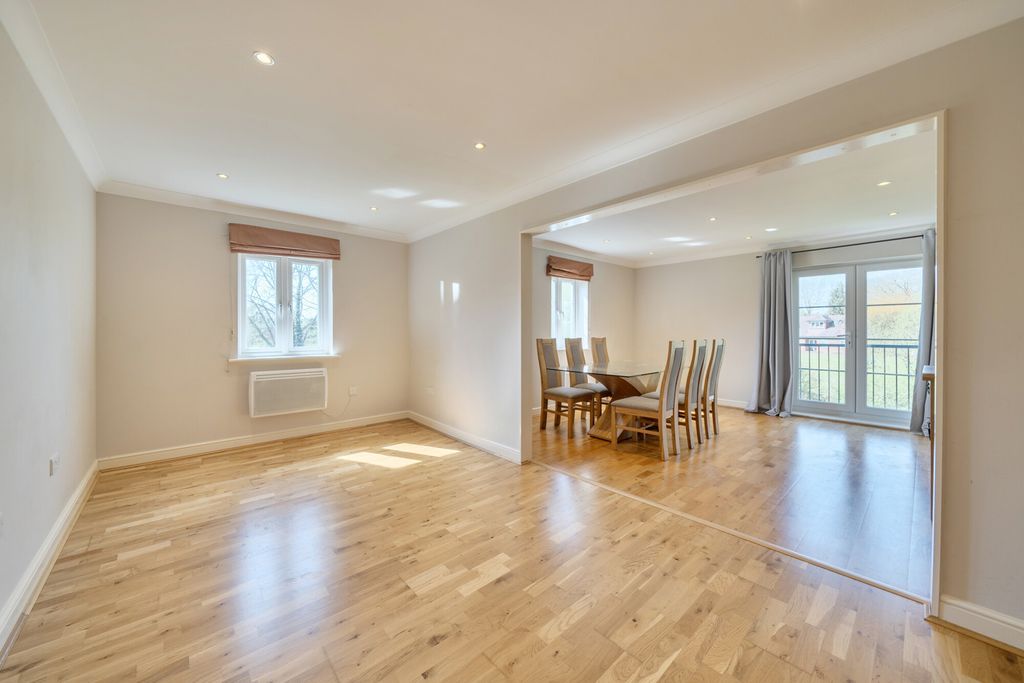 Property photo 2 of 20 1440965-3-69d657F...