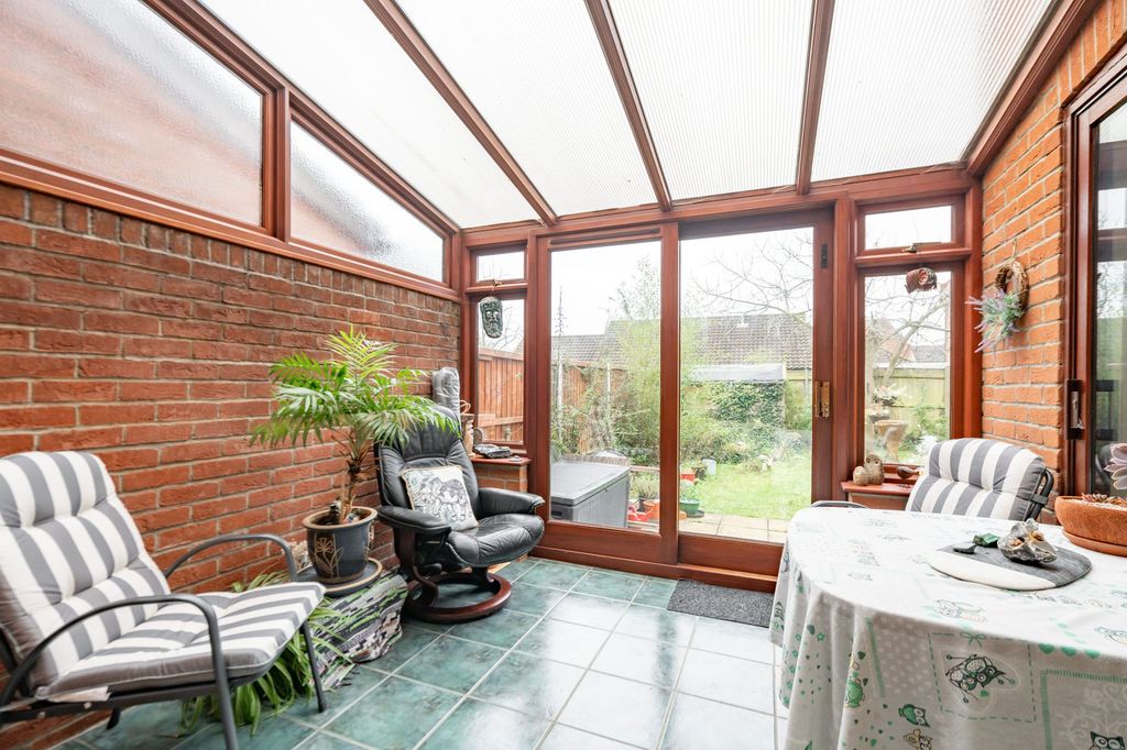 Property photo 2 of 27