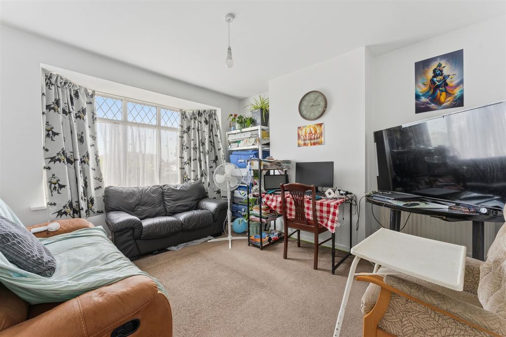 Property photo 3 of 13