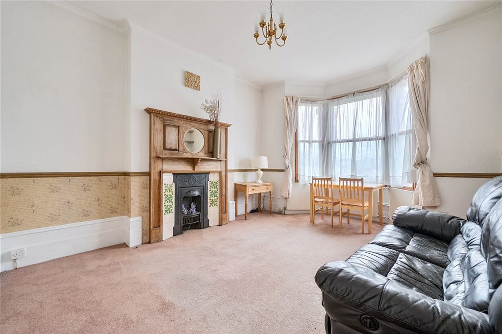 Property photo 2 of 12 Picture No. 15