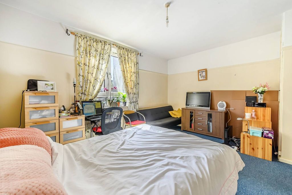 Property photo 3 of 7