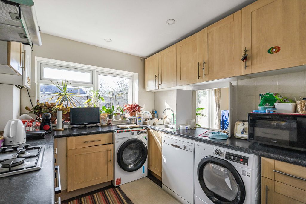 Property photo 3 of 16 Kitchen