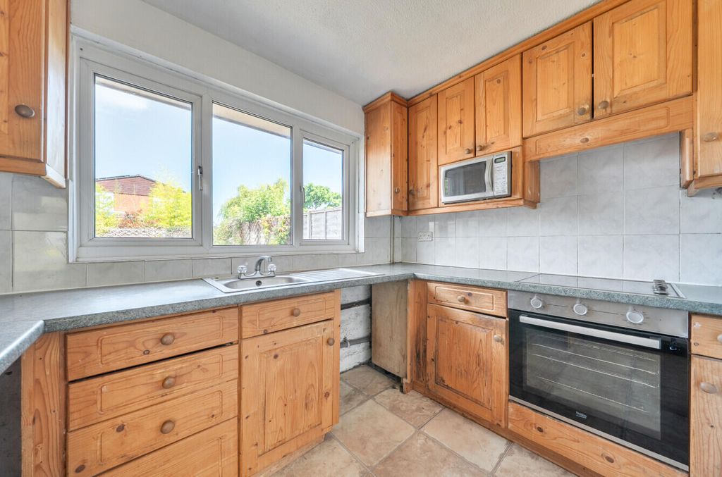 Property photo 2 of 22 Kitchen