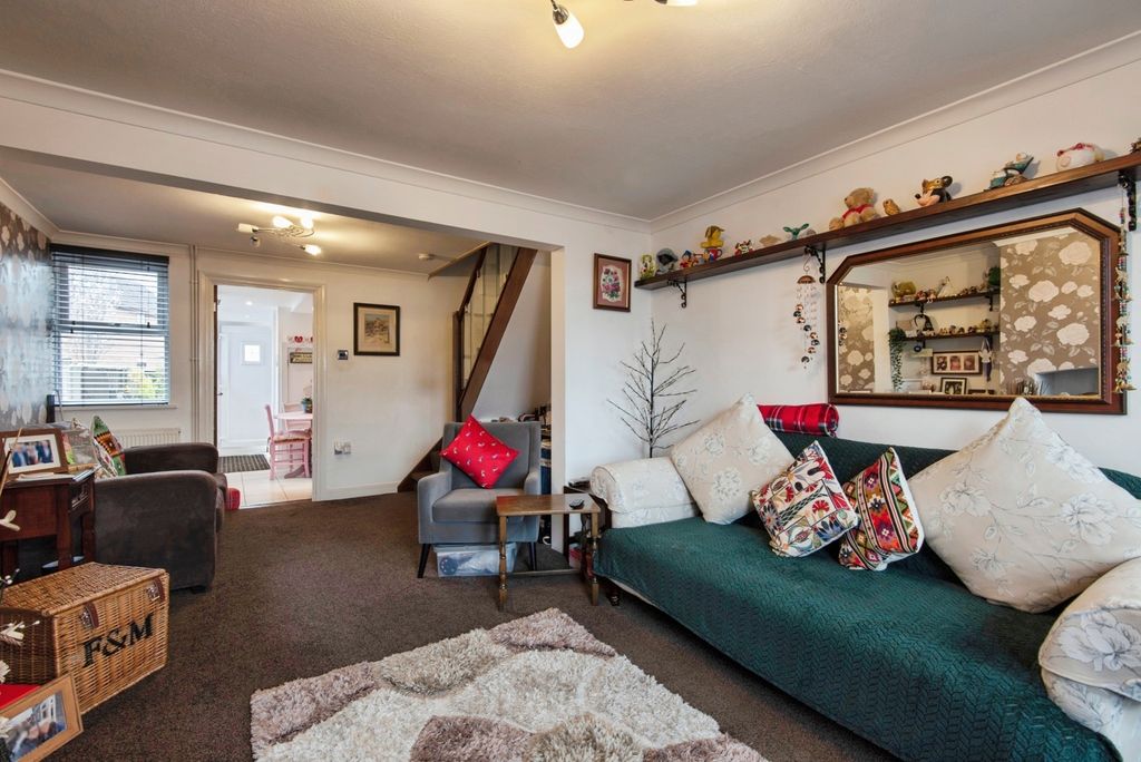 Property photo 3 of 24 Lounge/Diner