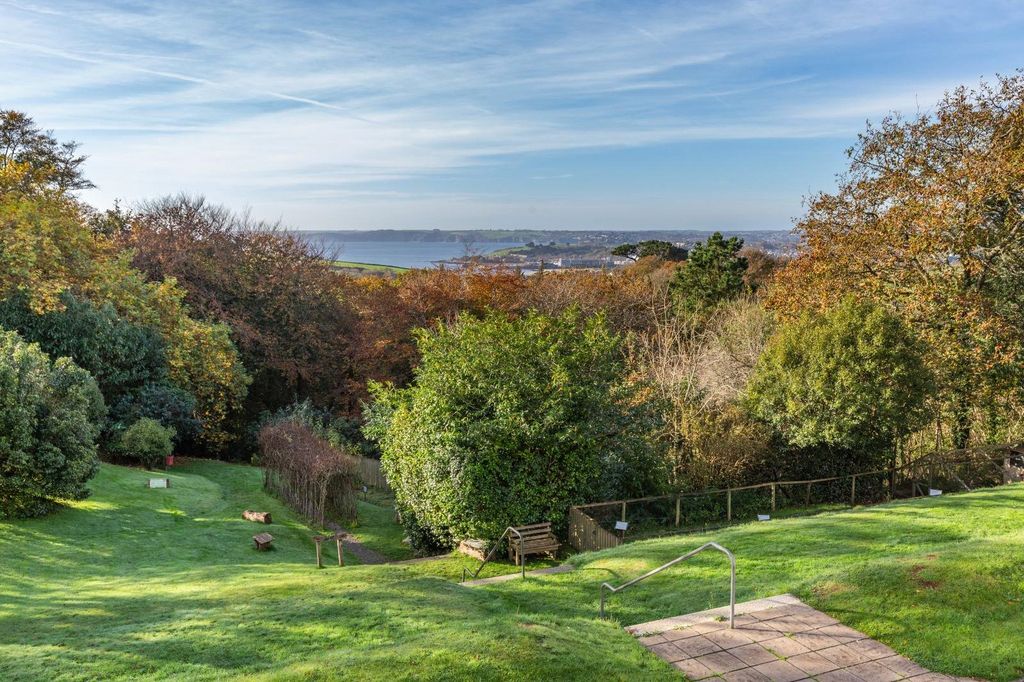 Property photo 2 of 17 Picture No. 16