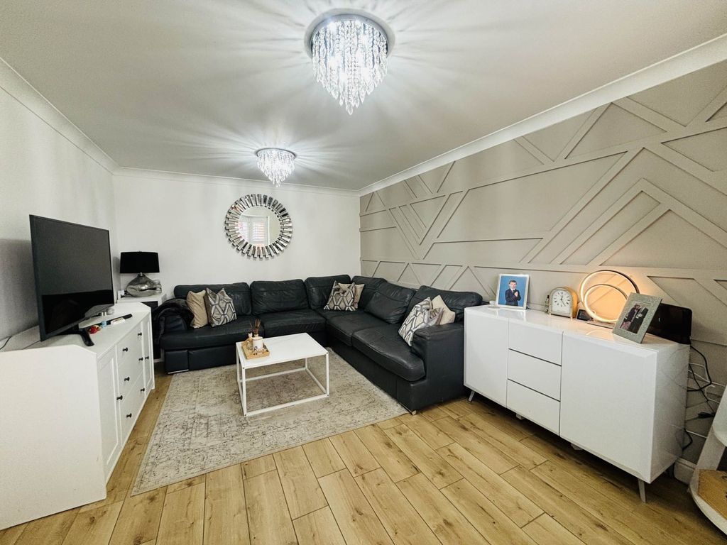 Property photo 2 of 29