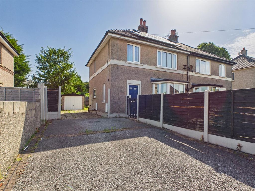 Property photo 1 of 16 External