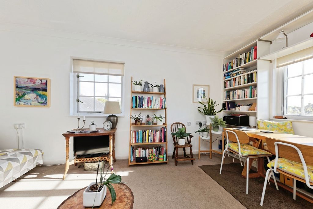 Property photo 3 of 20 Pbox-Img.Jpg