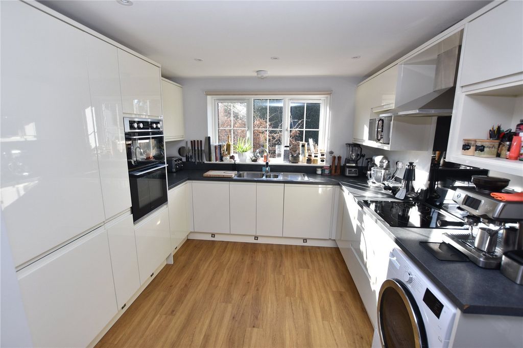 Property photo 3 of 14 Picture No. 06
