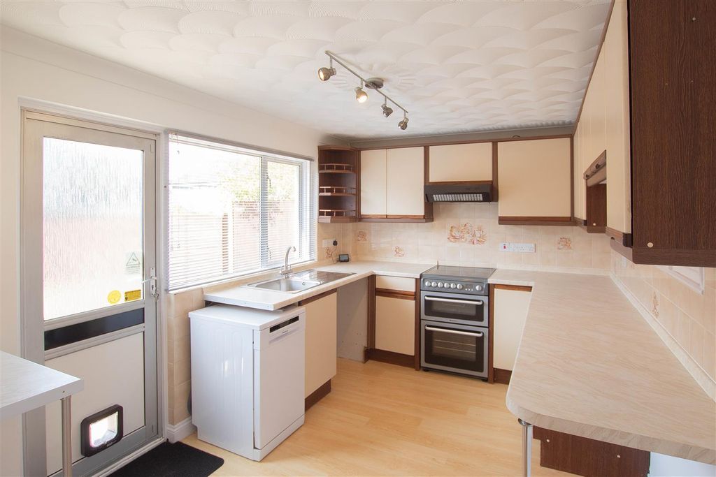 Property photo 2 of 8 Img_6123.Jpg