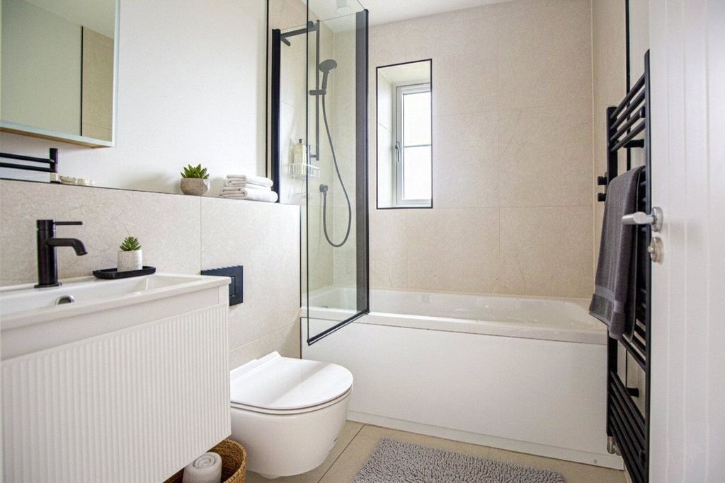 Additional image 4 of 2 bed flat for saleBristol Road, Frenchay, Bristol, Gloucestershire BS16