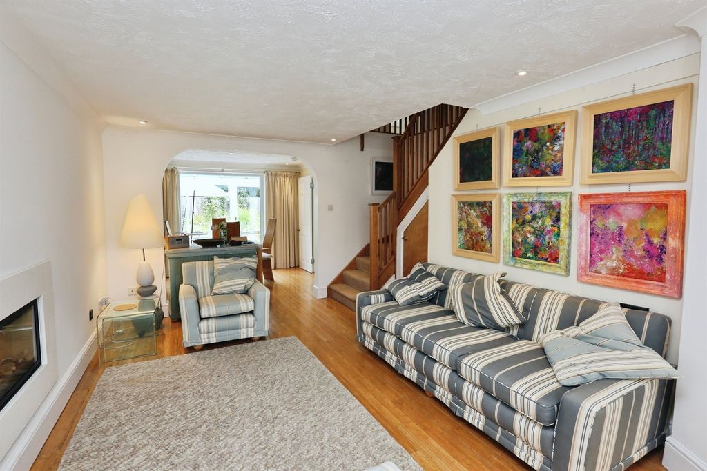 Property photo 3 of 19