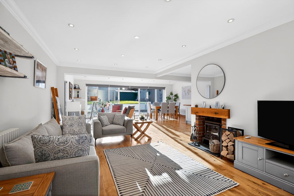 Property photo 1 of 21