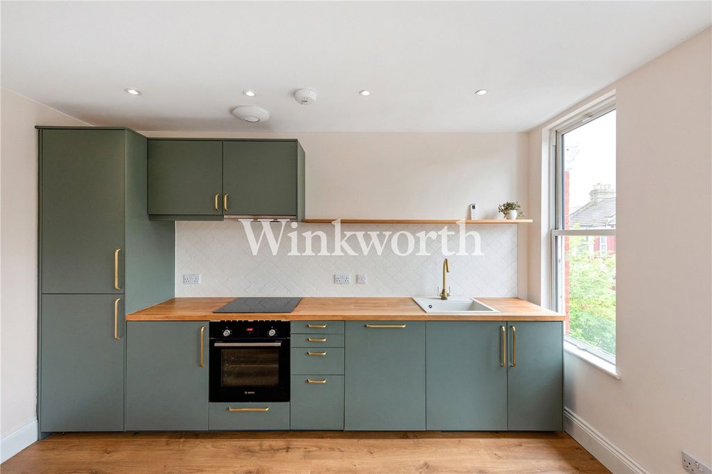 Property photo 3 of 9 Picture No. 12