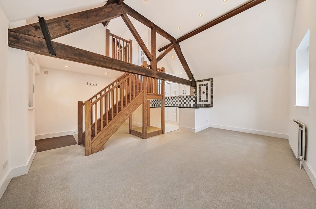 Property photo 2 of 10 Reception