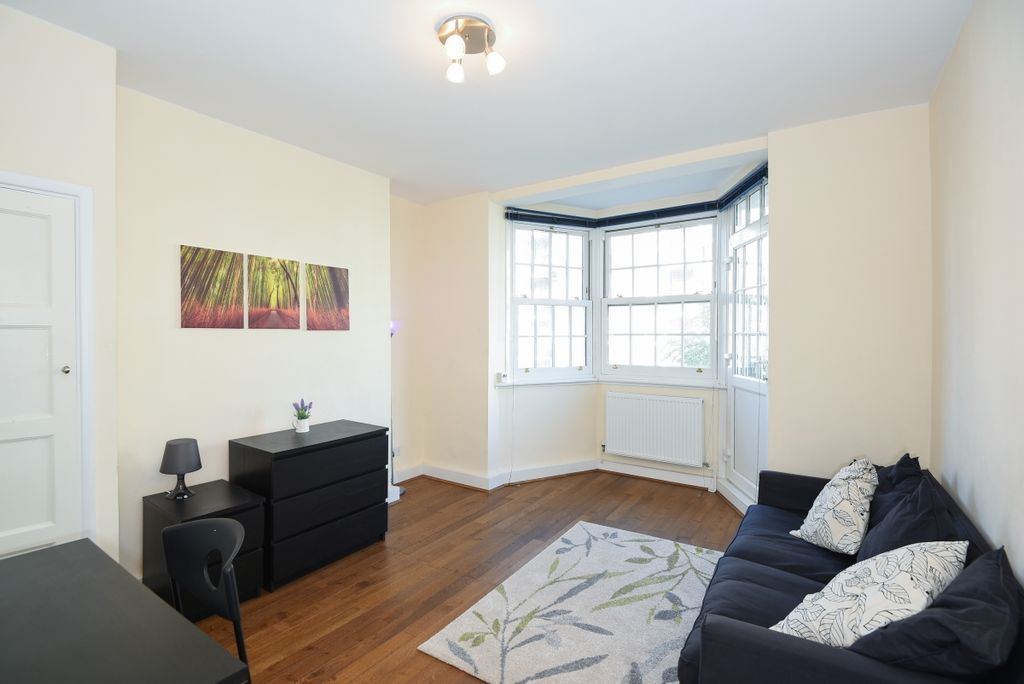 Property photo 3 of 8 58Eb69682De2c-179365