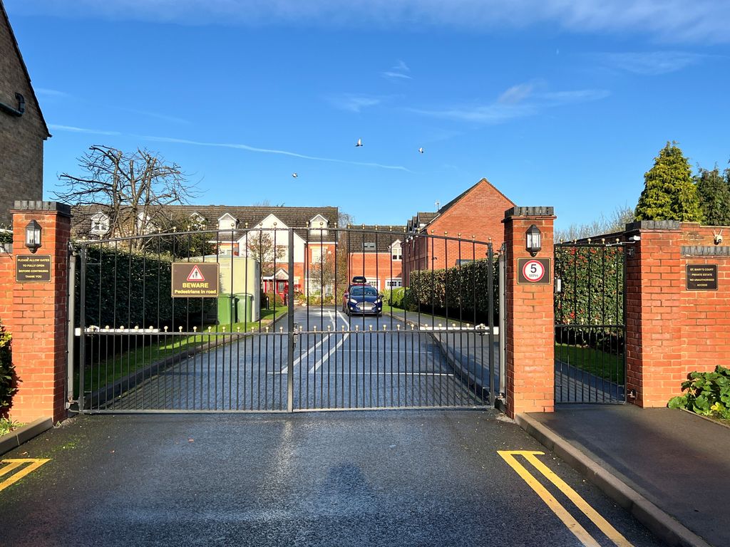 Property photo 2 of 14 Gated Community