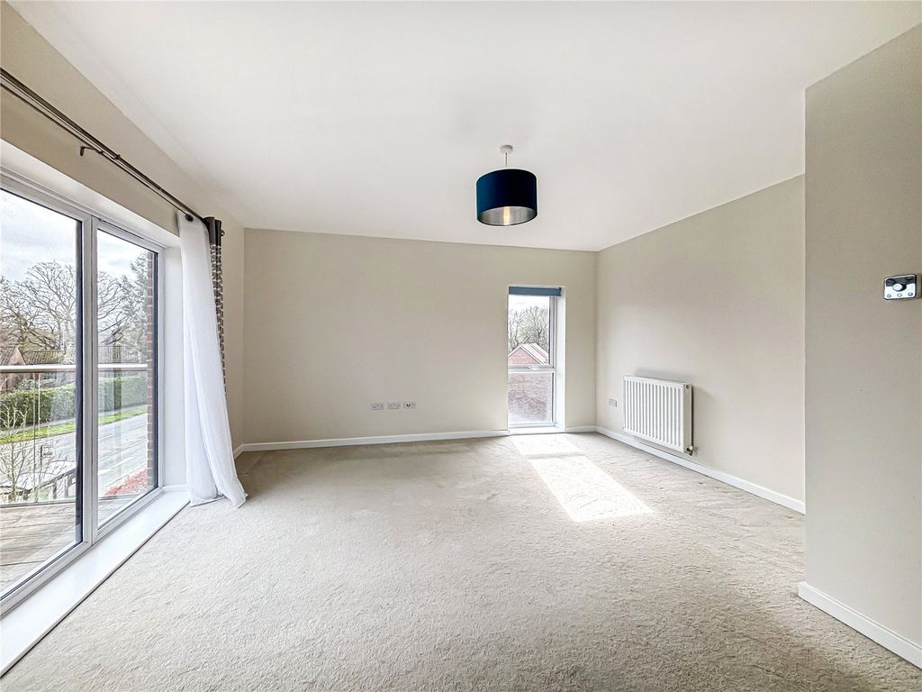 Property photo 2 of 13 Picture No. 12