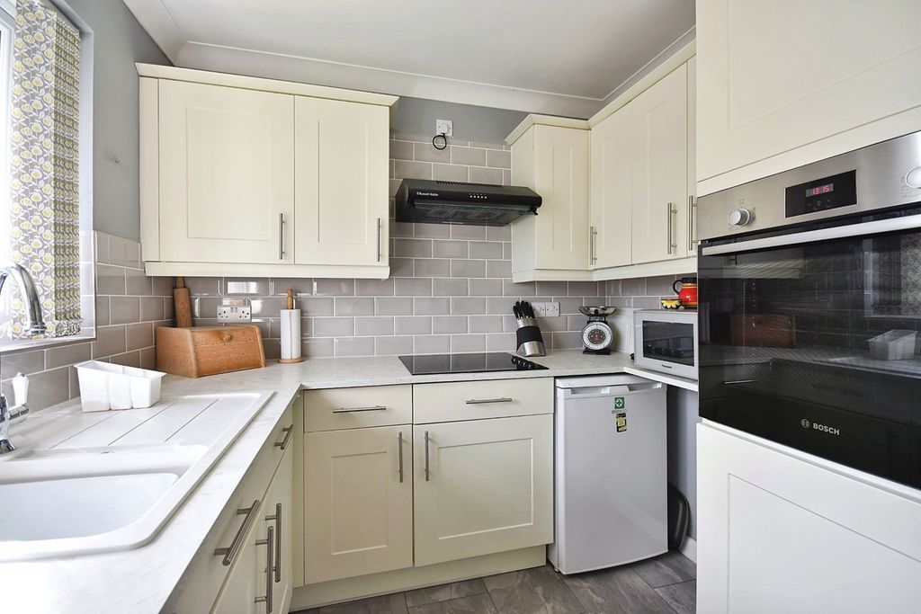 Property photo 3 of 20 Pbox-Img.Jpg