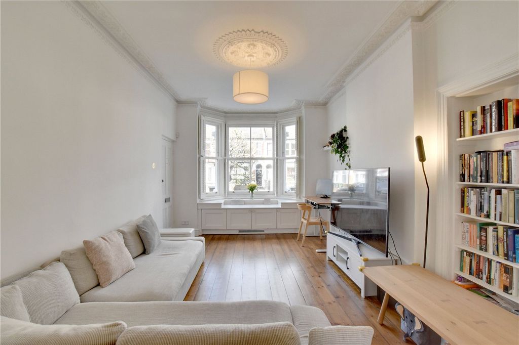 Property photo 2 of 19 Picture No. 03