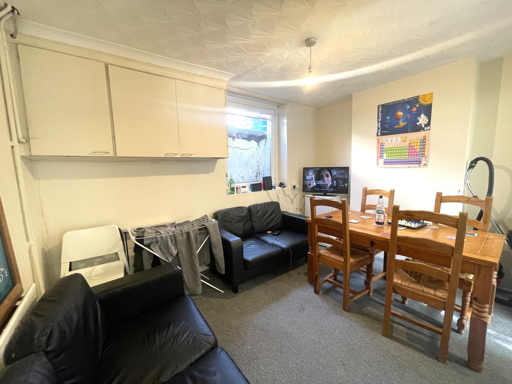 Property photo 3 of 19 Img_6114