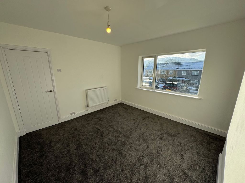 Property photo 3 of 25