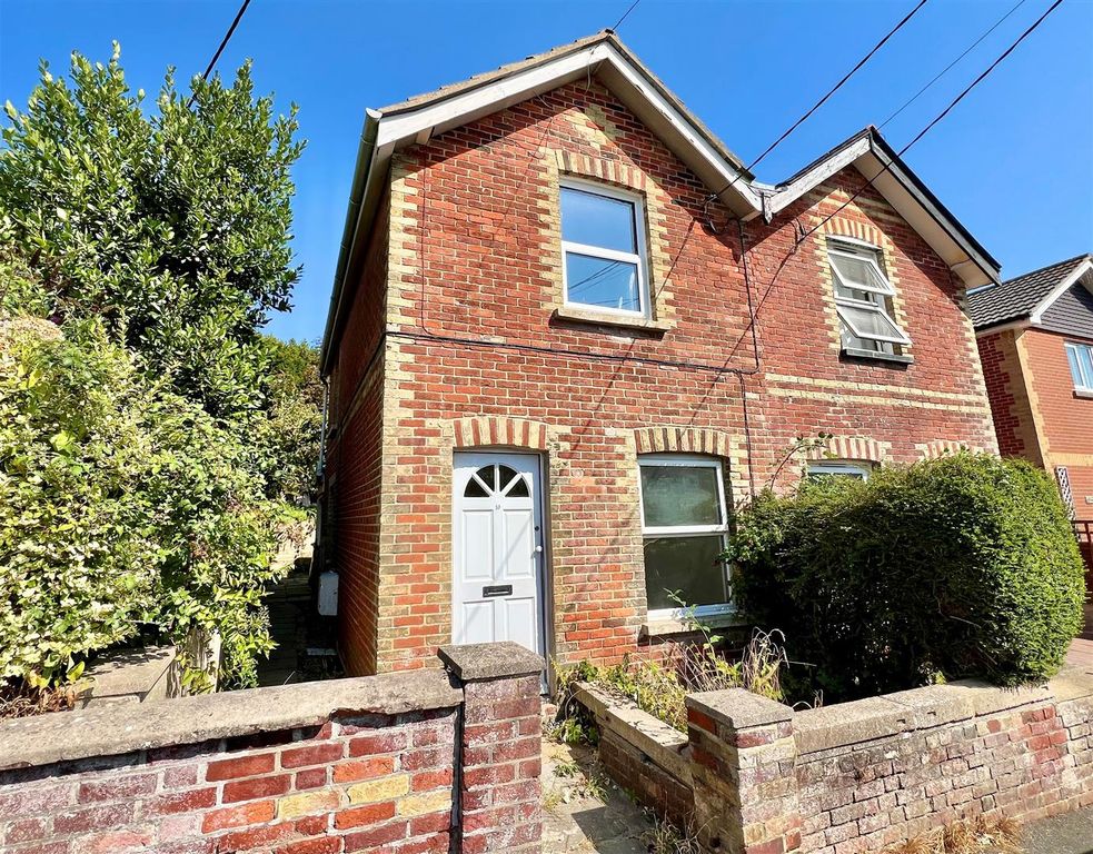 Property photo 1 of 12