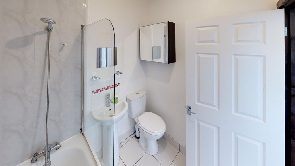 Property photo 3 of 5 Images