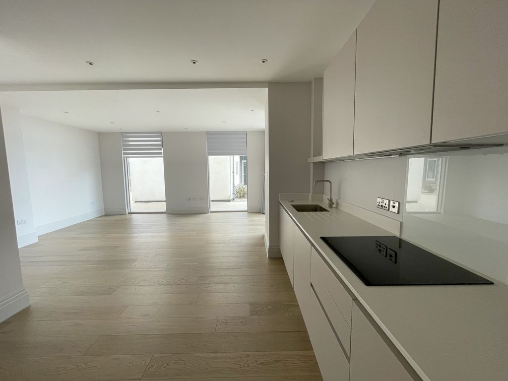 Property photo 3 of 21 Open Plan Porthcawl Cf36