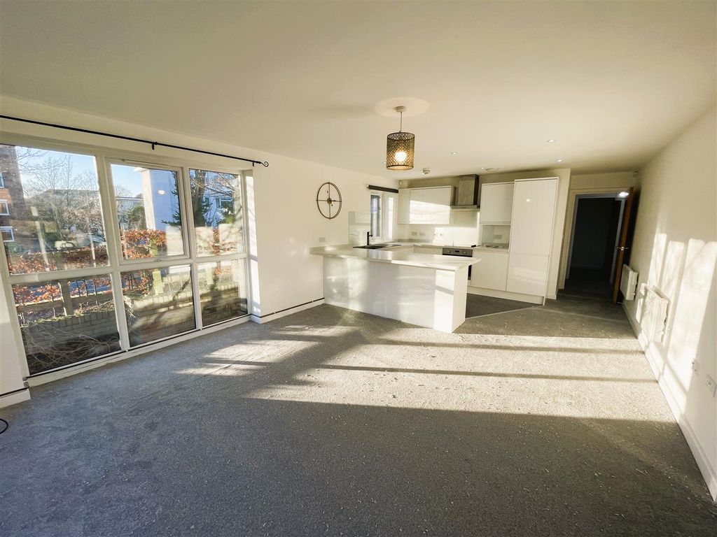 Property photo 3 of 14 7 Simco Court Lounge 2.Jpeg