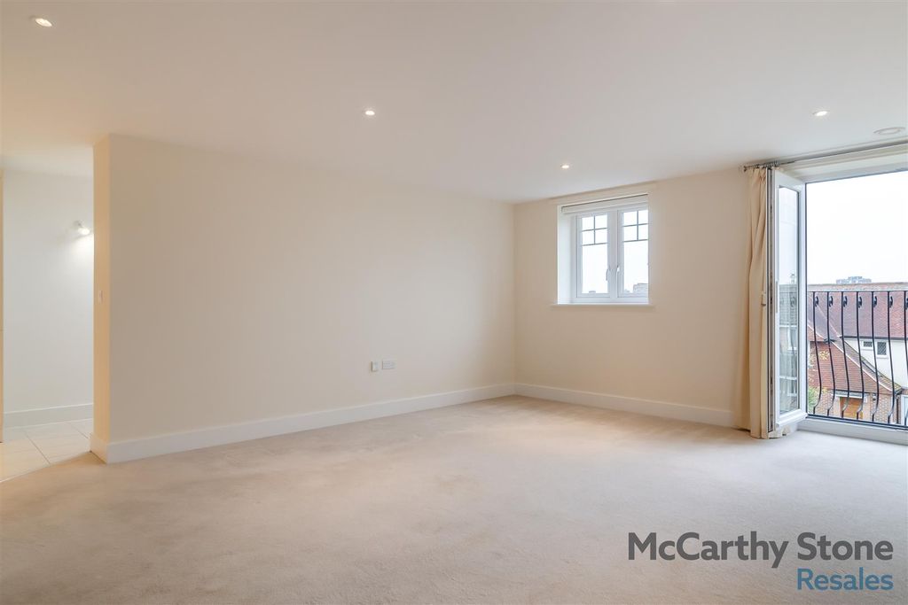 Additional image 6 of 2 bed flat for saleHadleigh Road, Frinton-On-Sea CO13