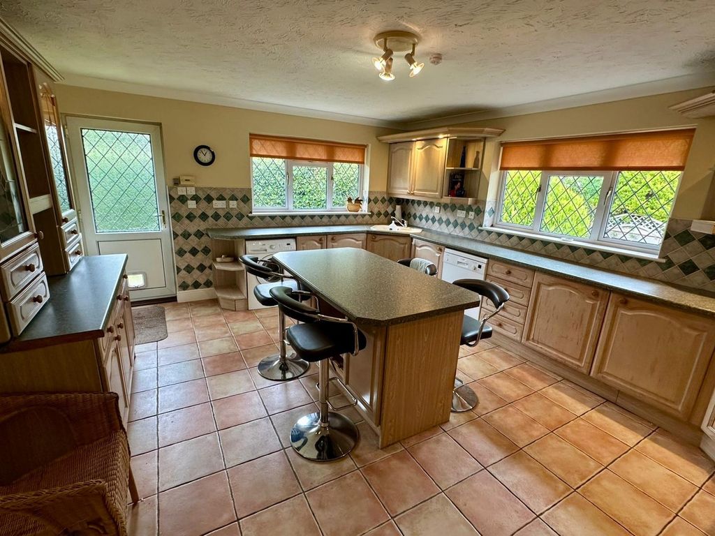 Property photo 3 of 20