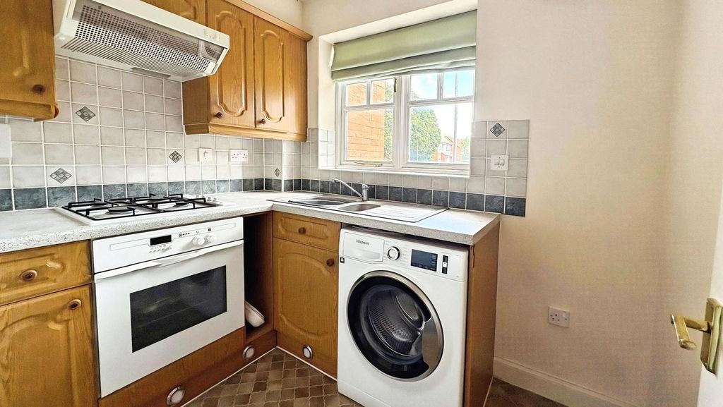 Property photo 3 of 6 Pbox-Img.Jpg