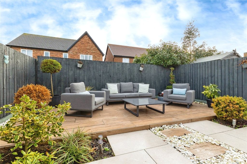 Property photo 2 of 15 Picture No. 04