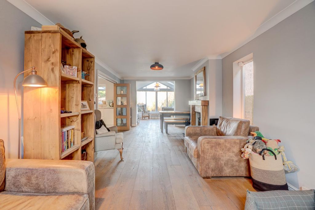 Property photo 3 of 34 Batched  (41).Jpg