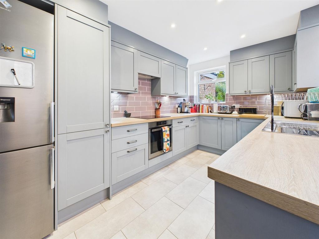 Property photo 2 of 14 Cam05510G0-Pr0084-Still012.Jpg