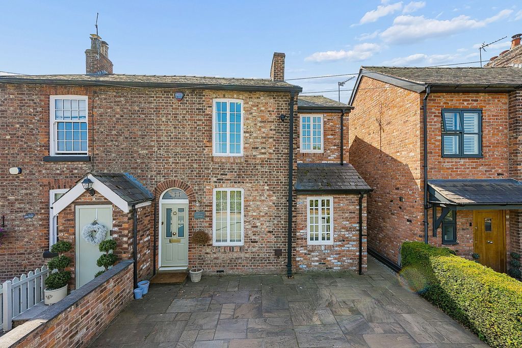 Property photo 1 of 32