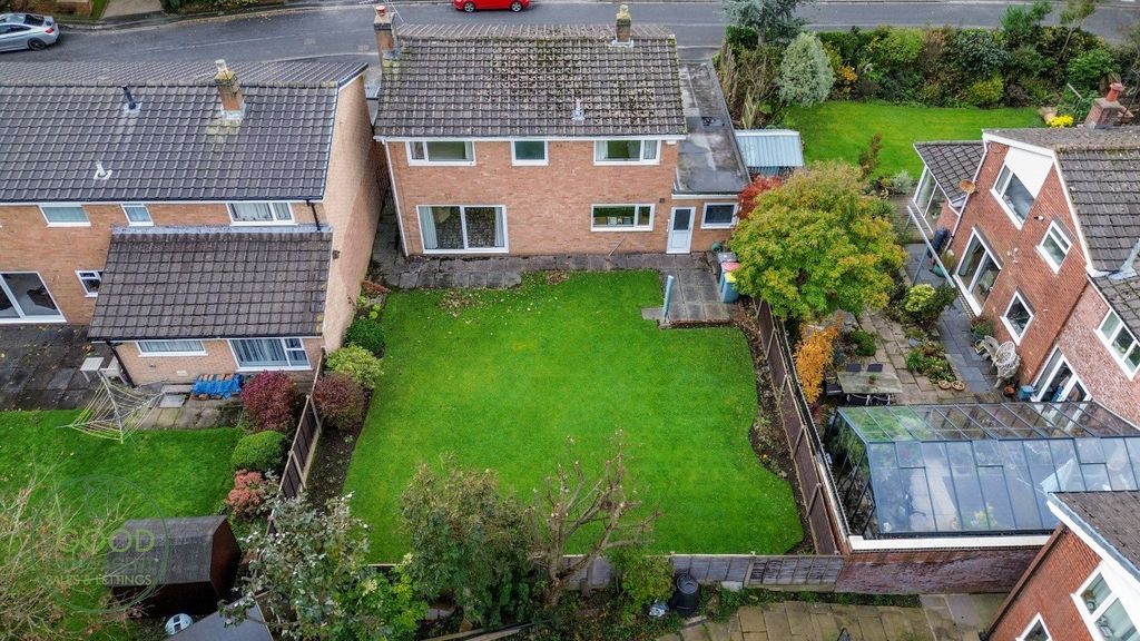 Property photo 2 of 32