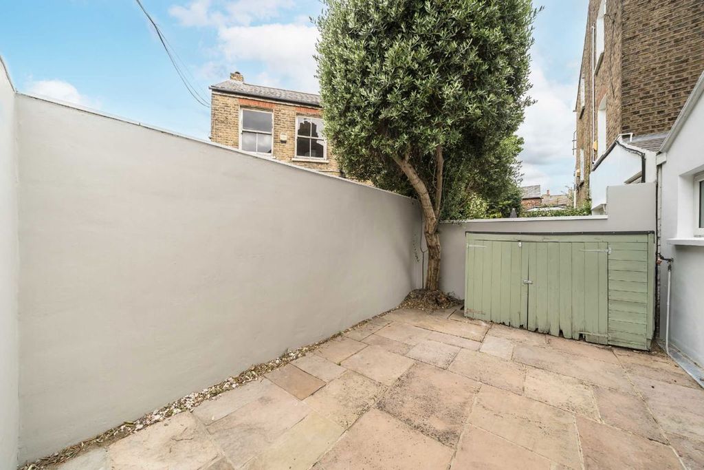 Property photo 2 of 8