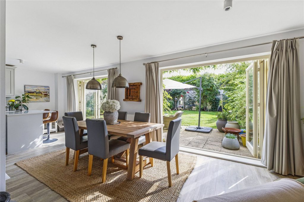 Property photo 3 of 18 Dining Area