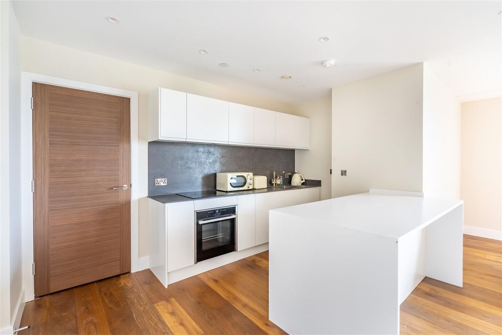 Property photo 3 of 11 405Rh-3.Jpg