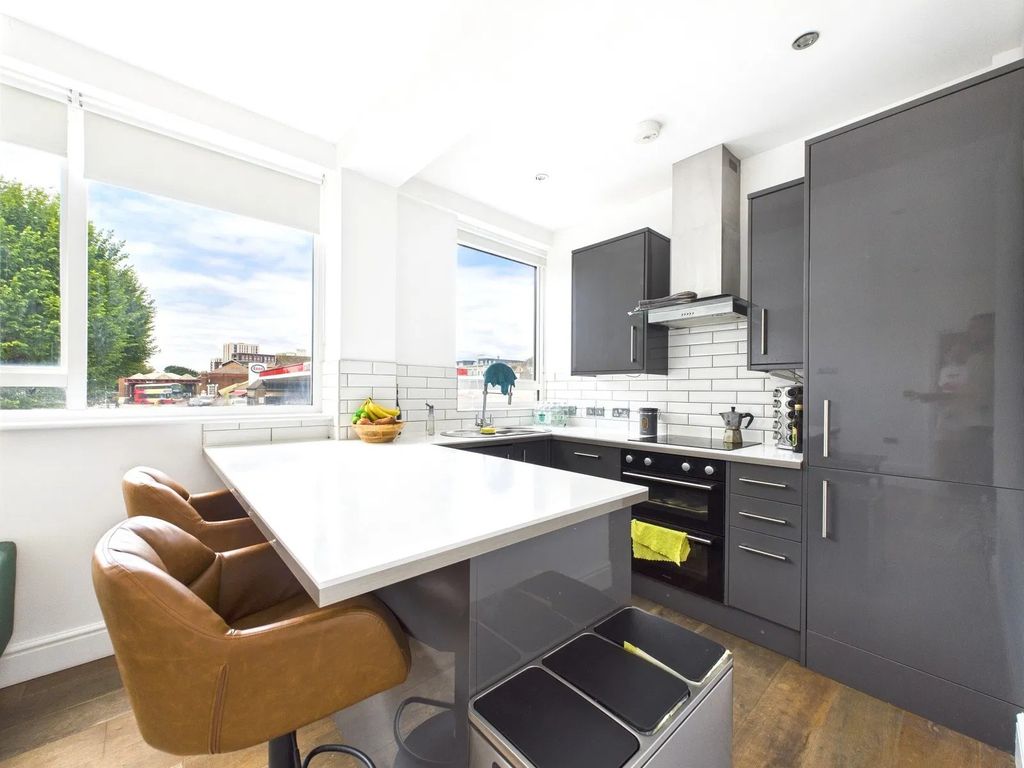 Property photo 1 of 7 Kitchen-Shot._1751020523678