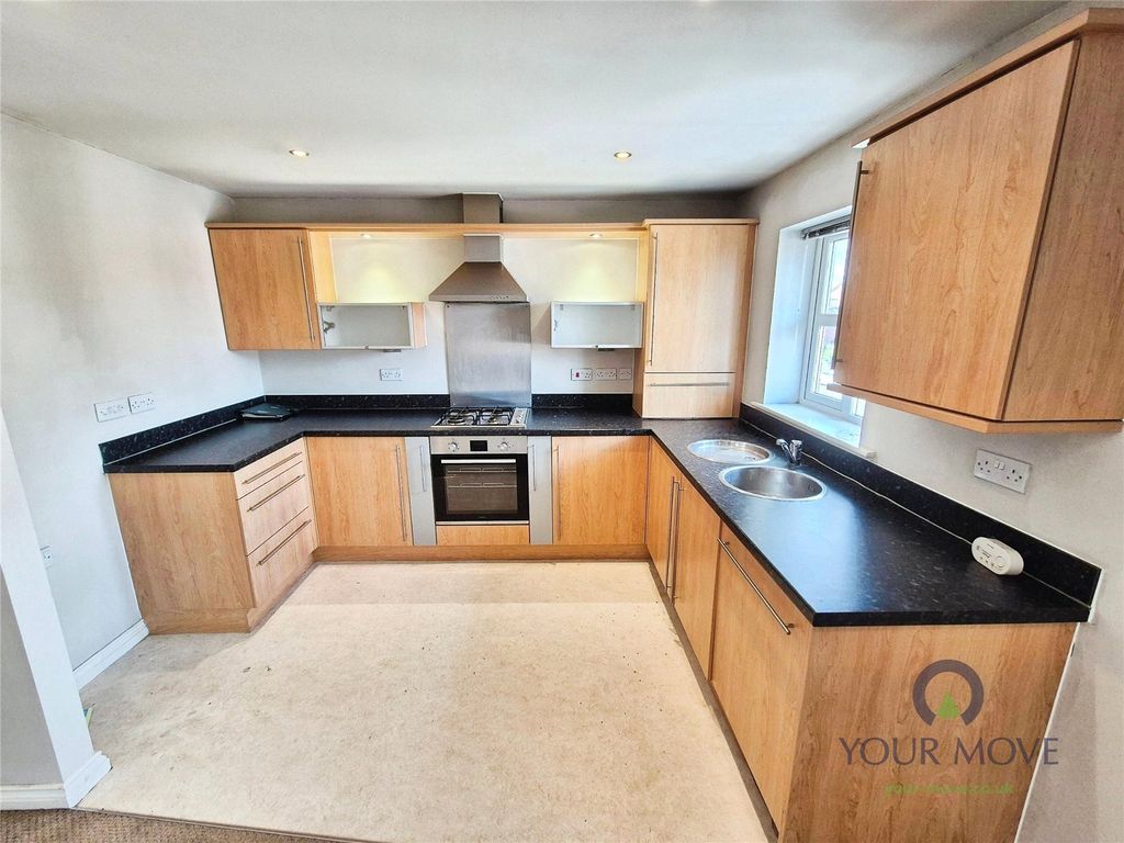 Property photo 2 of 7 Kitchen